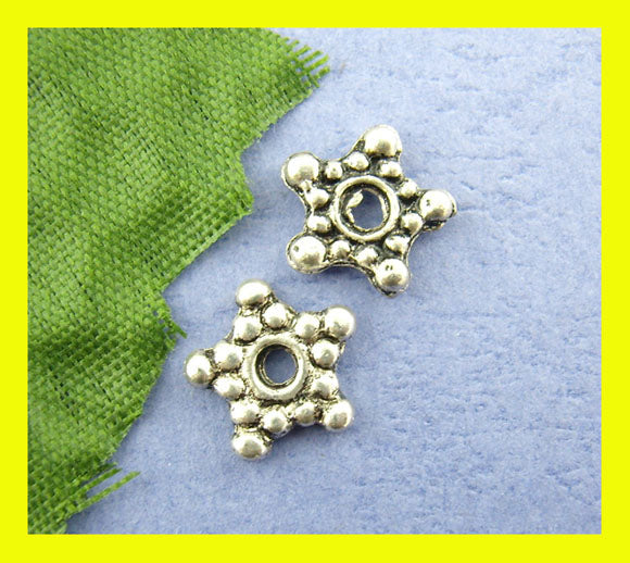 Estrellas y Copos de Nieve en Plata Antigua - Paquete de 5 Cuentas de 8mm x 8mm