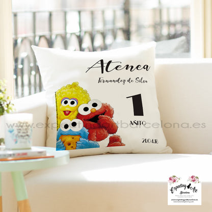 Cojín Cuadrado Personalizado con Nombre | Decoración Infantil Atenea | Almohada de Poliéster de 40x40cm y 35x35cm