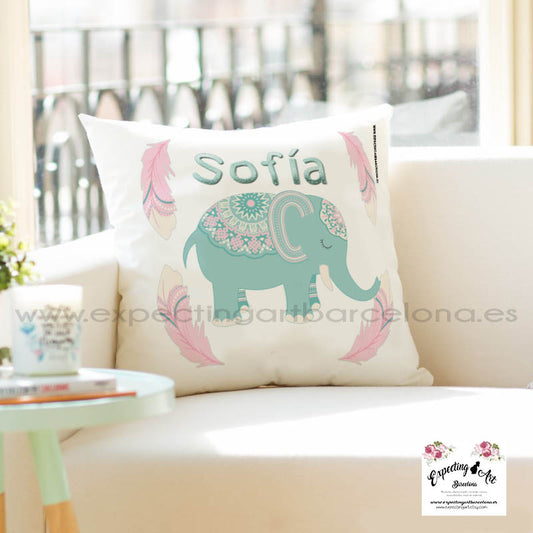 Cojín Cuadrado Personalizado con Nombre | Decoración elefante Sofía | Almohada de Poliéster de 40x40cm y 35x35cm