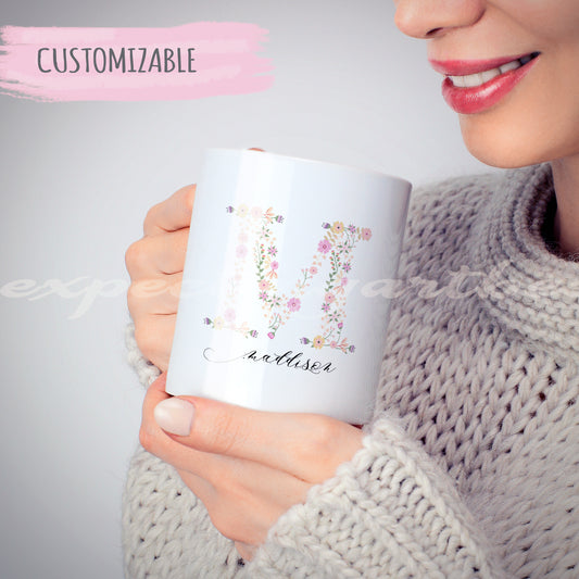 Taza Personalizada con Inicial y Flores | Regalo Cumpleaños Especial