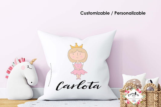 Cojín Cuadrado Personalizado con Nombre | Decoración Infantil Carlota | Almohada de Poliéster de 40x40cm y 35x35cm