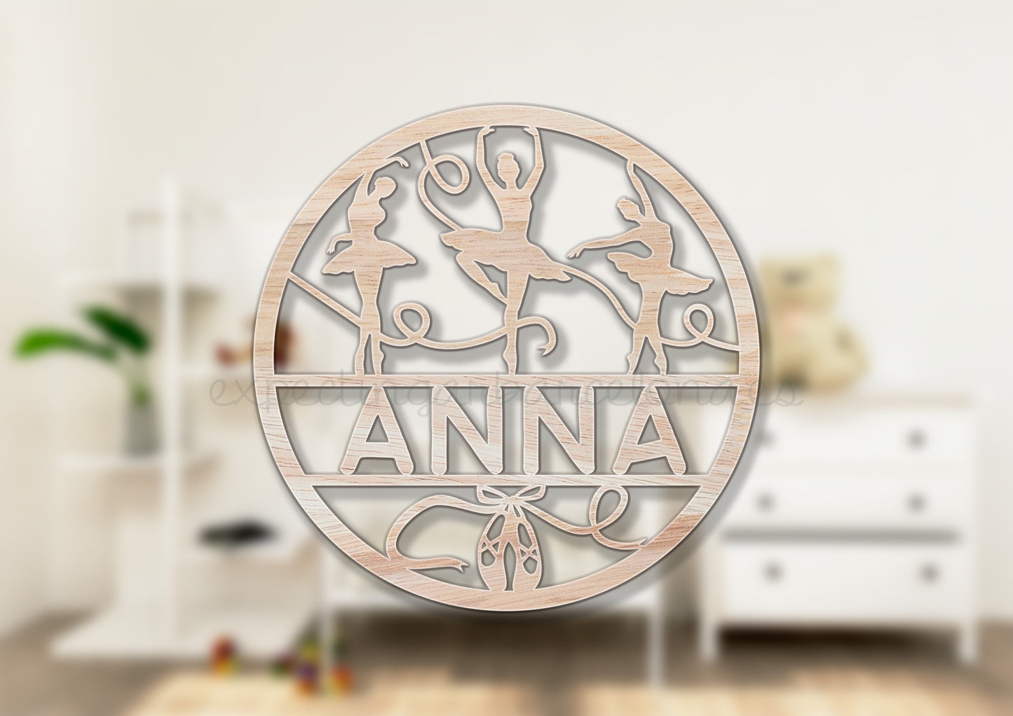 Decoración de Pared de Madera Eco Sostenible - Modelo Bailarina Personalizado para Habitaciones Infantiles - 28x28cm