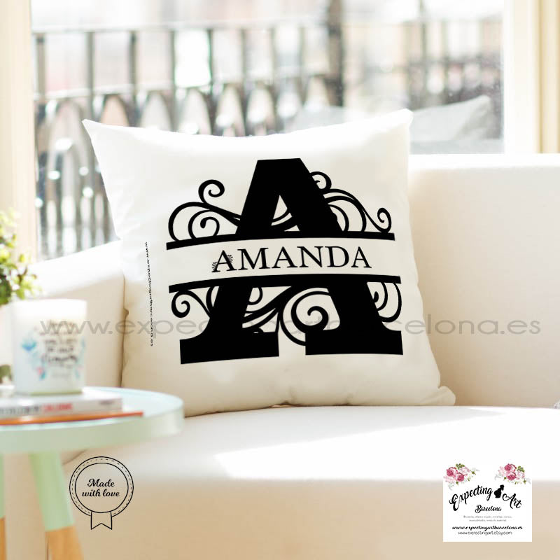 Cojín Personalizado con Nombre | Modelo con la Inicial| Funda Desenfundable (35cm x 35cm / 40cm x 40cm)