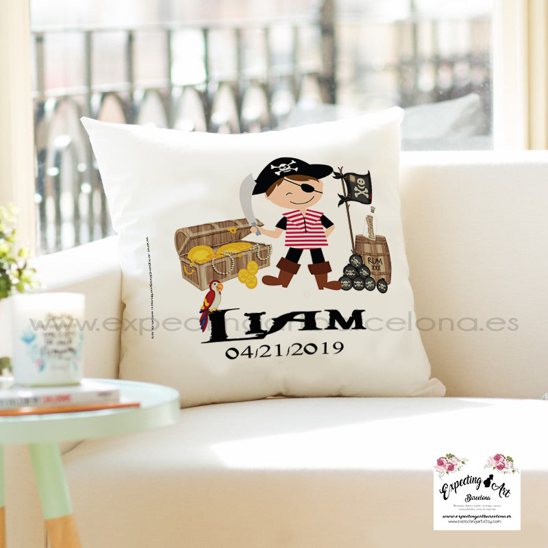 Cojín Cuadrado Personalizado con Nombre | Decoración Pirata Liam | Almohada de Poliéster de 40x40cm y 35x35cm