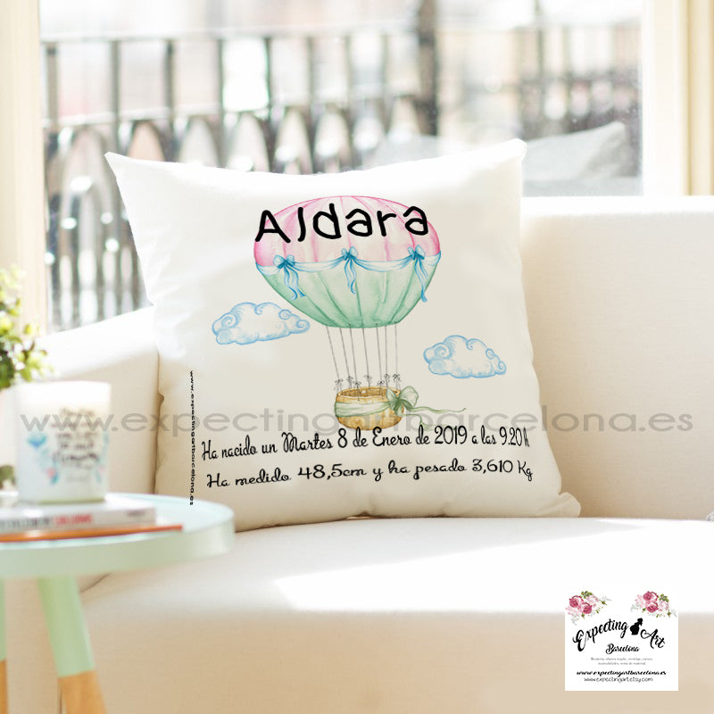 Cojín nacimiento de bebé personalizado con nombre y datos del bebé| Modelo Globo aerostático rosa Juliette| Funda desenfundable (35cm x 35cm 40cm x 40cm)