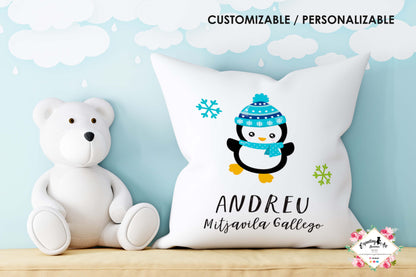 Cojín para niño personalizado con nombre para decoración habitación bebé| Modelo Pingüino Andreu| Funda desenfundable (35cm x 35cm 40cm x 40cm)