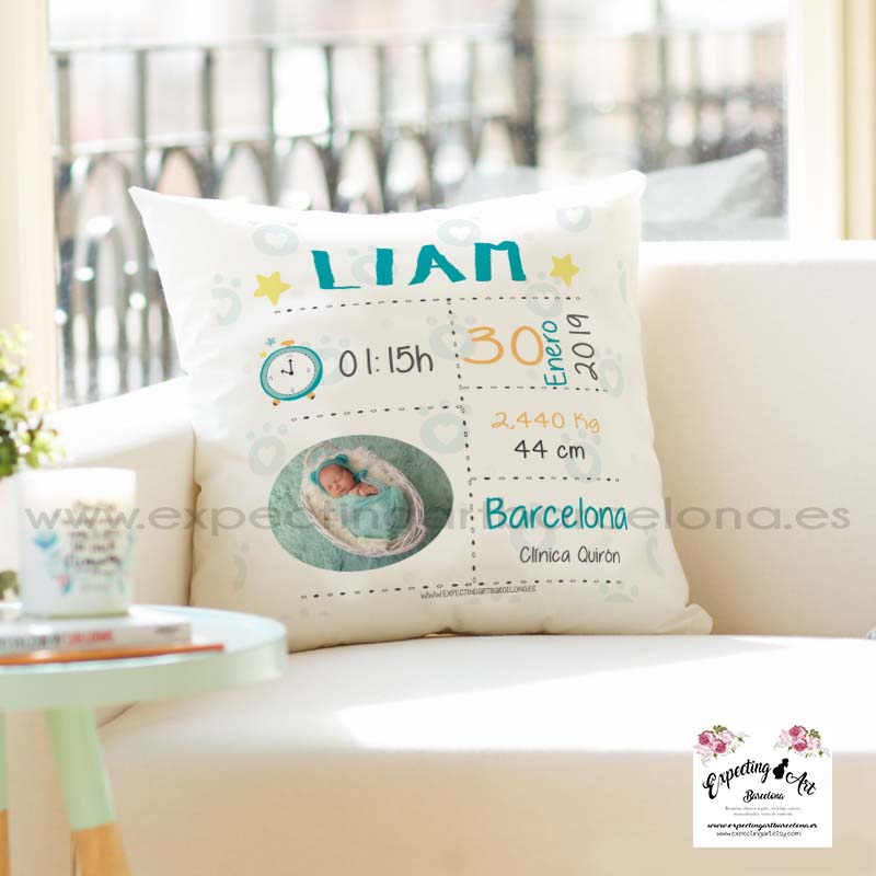 Cojín nacimiento de bebé personalizado con nombre| Modelo datos Bebé Liam| Funda desenfundable (35cm x 35cm 40cm x 40cm)