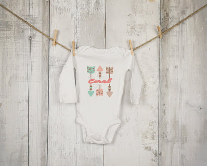Body Blanco Personalizado para Bebés con Nombre - Modelo Coral Flechitas Boho