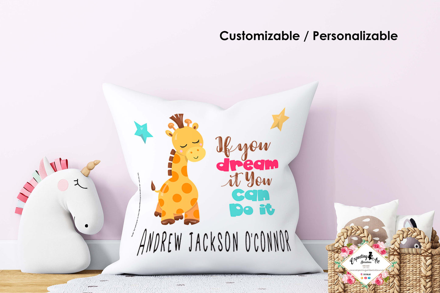 Cojín para niño personalizado con nombre| Modelo Jirafa Andrew| Funda desenfundable (35cm x 35cm 40cm x 40cm)
